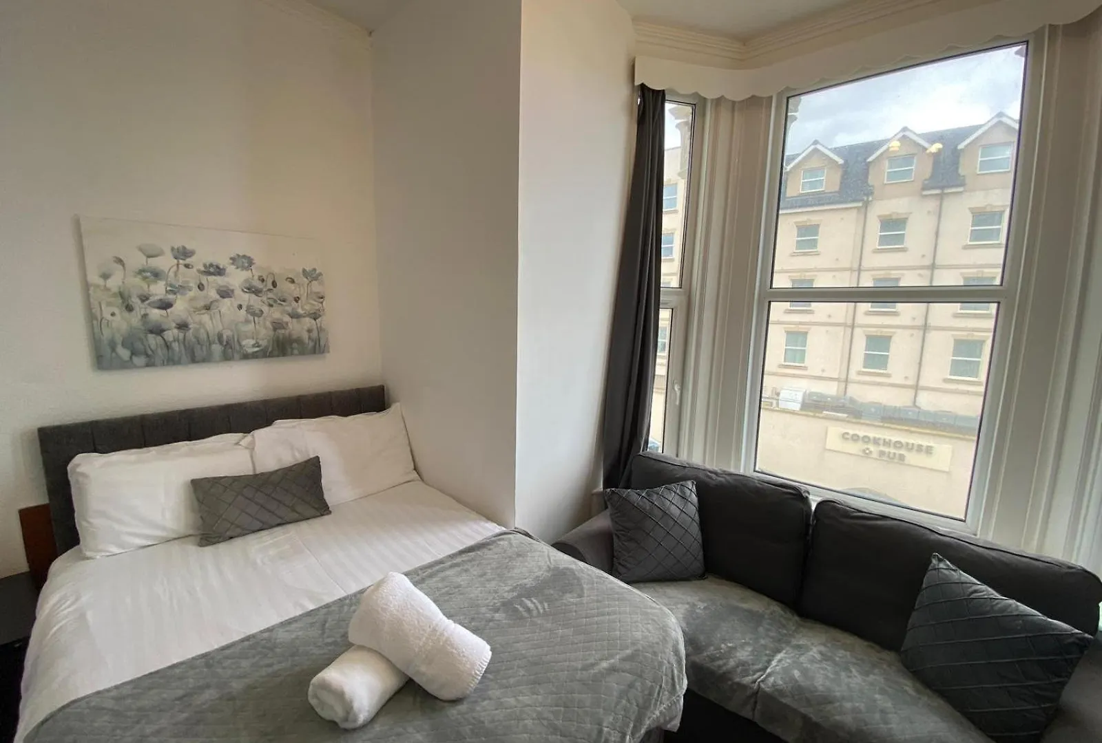 Farina No4, Sea View Apartment Sleeping 4 Guests Bridlington